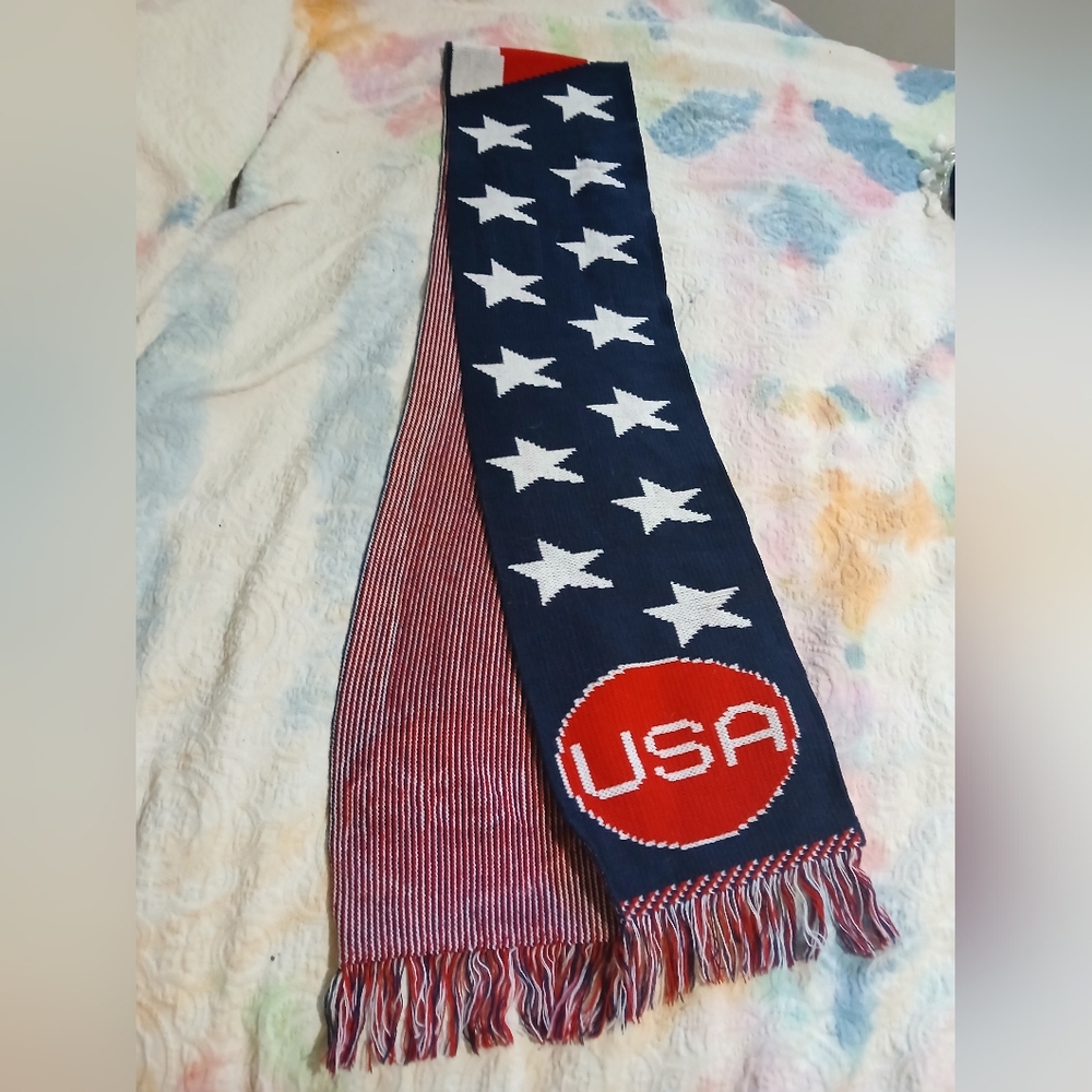 USA Star and Stripe Pattern Scarf. "Knitmakers "Made‎ In theU.S.A. L.89 In"×9"